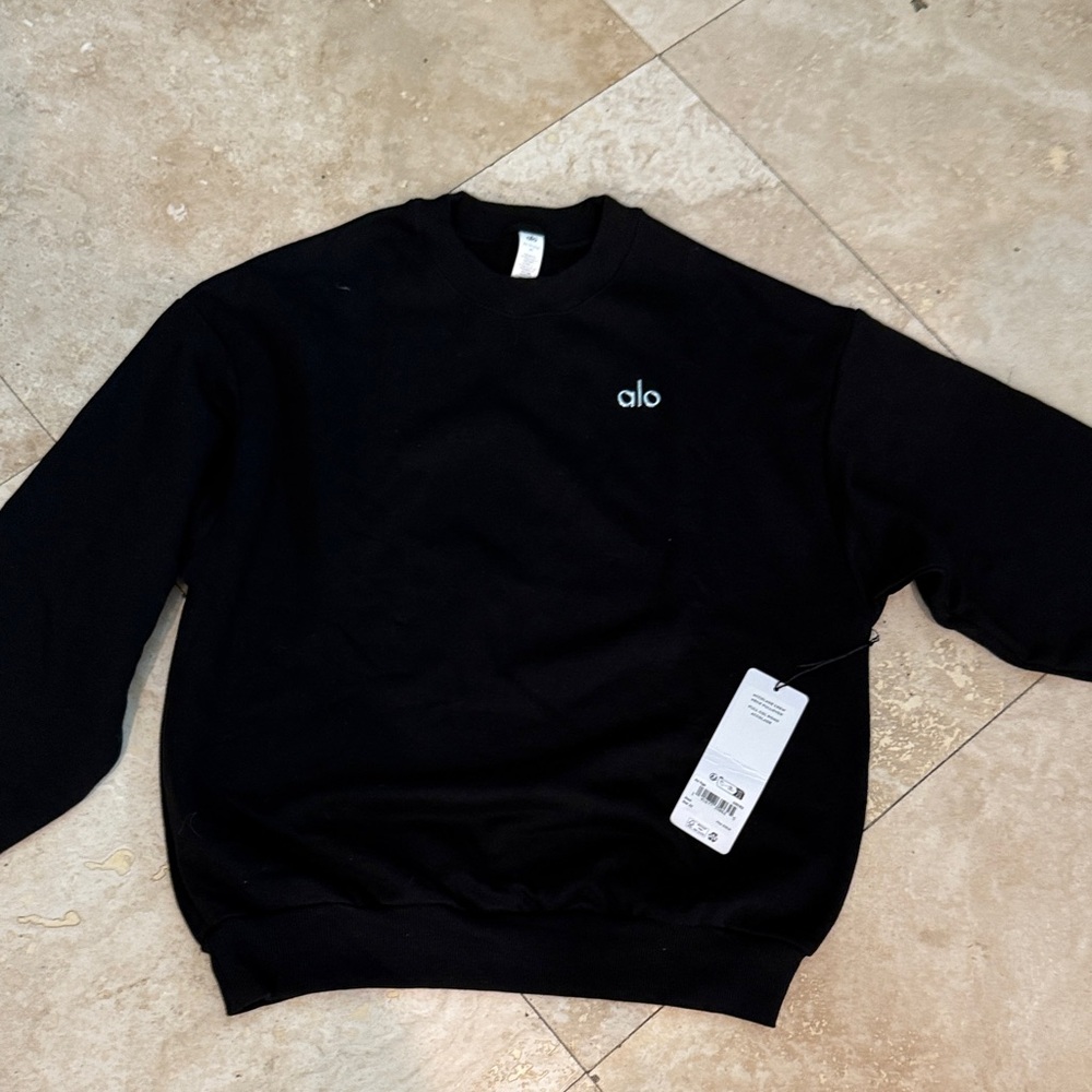 ALO Yoga Women’s Black Crewneck Sweatshirt with Small Logo